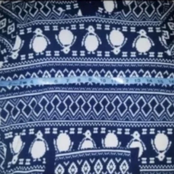 M/L | Penguin Pullover - Picture 12 of 12